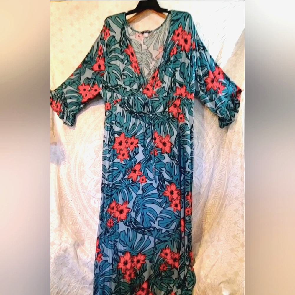 VENUS 3X Ruffle NightGown
